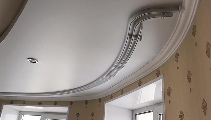 Flexible curtain rods